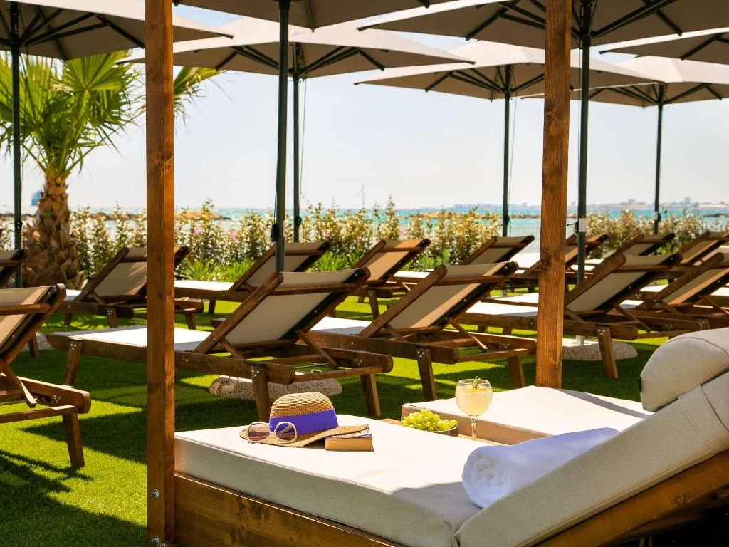 Bar, Mercure Larnaca Beach Resort, Cyprus