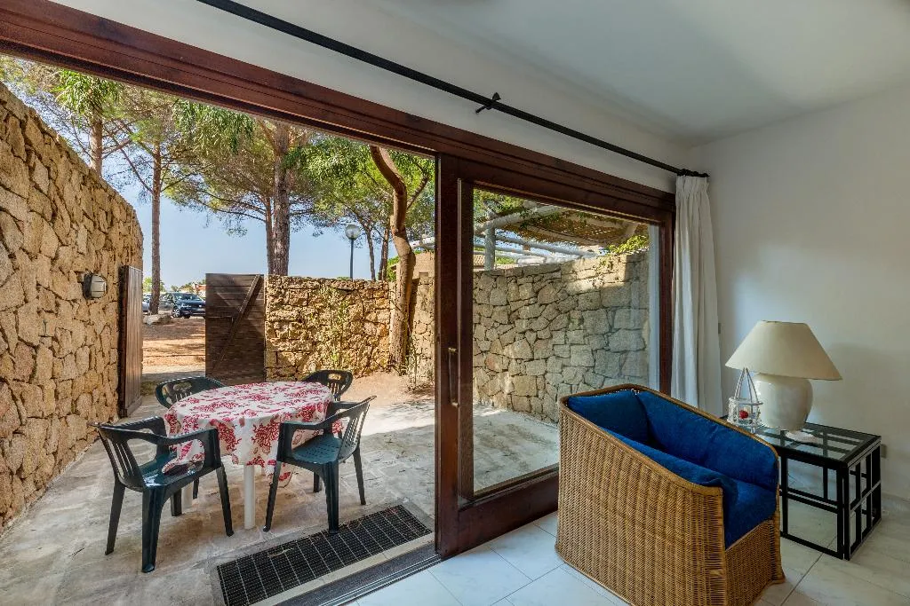 APARTMENT CAPACITY 5 Room, Residence Pineta Uno, Olbia