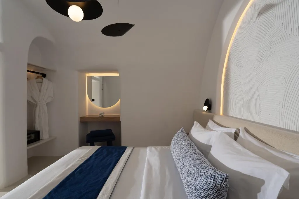 SUITE SEA VIEW WITH PRIVATE POOL Room, You And Me Suites, Santorini