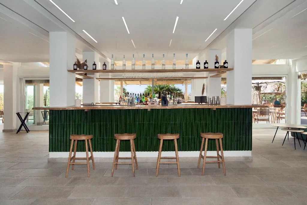 Bar, Maya Beach Resort, Naples