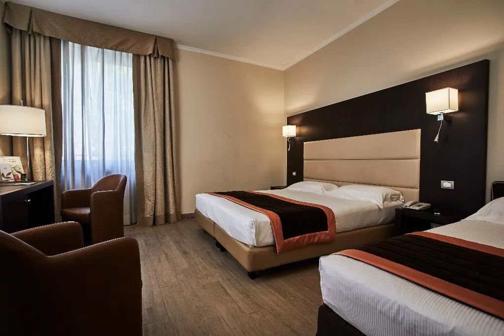 TRIPLE CLASSIC Room, Grand Hotel Palatino, Rome