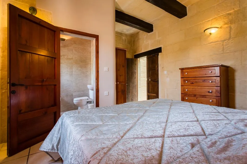 VILLA WITH PRIVATE POOL Room, Abraham's Gozo Farmhouses, Gozo