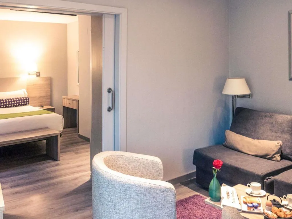 JUNIOR SUITE KING SIZE BED Room, Mercure Madrid Centro, Madrid