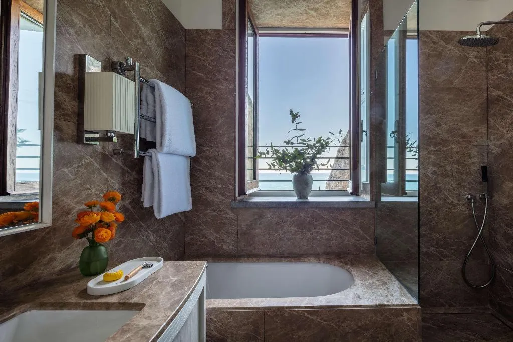 Room, Anantara Convento di Amalfi Grand Hotel, Naples
