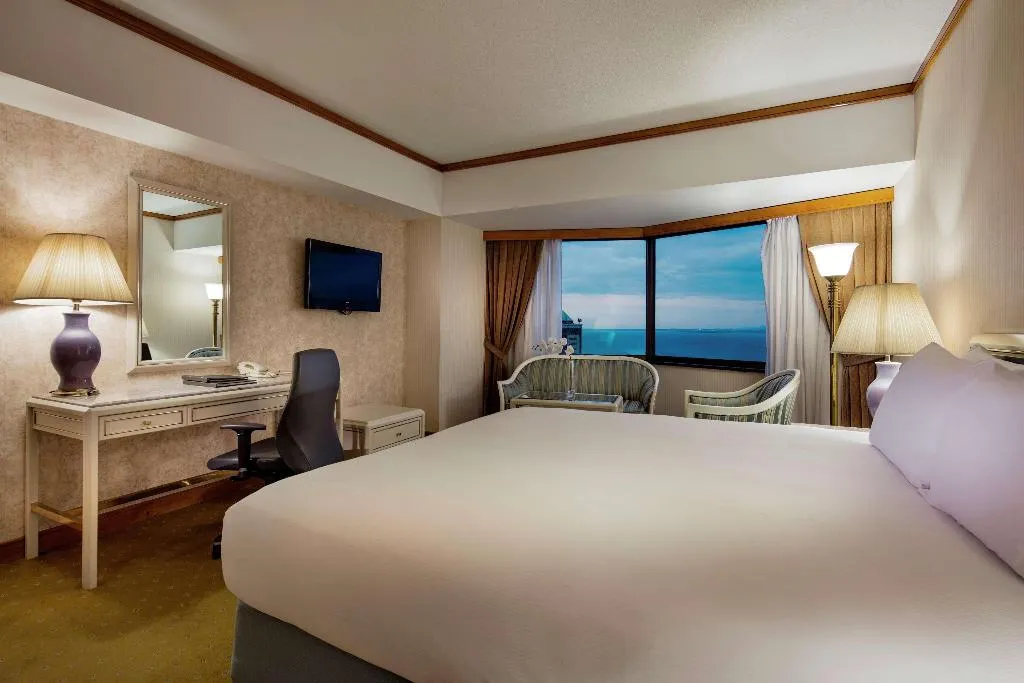 DOUBLE BAY VIEW KING BED Room, Hilton Izmir, Izmir