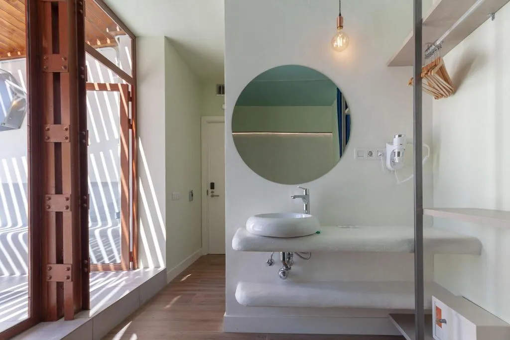 Room, Hostal Charlotte, Madrid