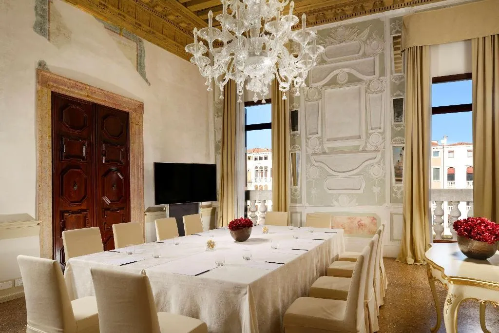 Conferences, Palazzo Giovanelli e Gran Canal, Venice
