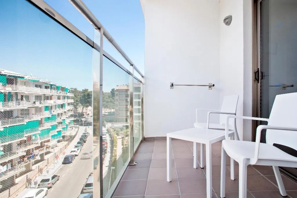 Room, Best Los Ángeles, Costa Dorada
