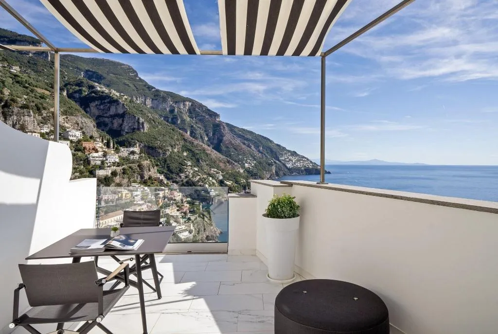 Sports and Entertainment, Villa Franca, Naples
