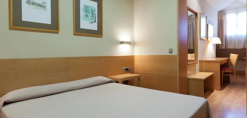 Room, Victoria 4 Puerta del Sol, Madrid