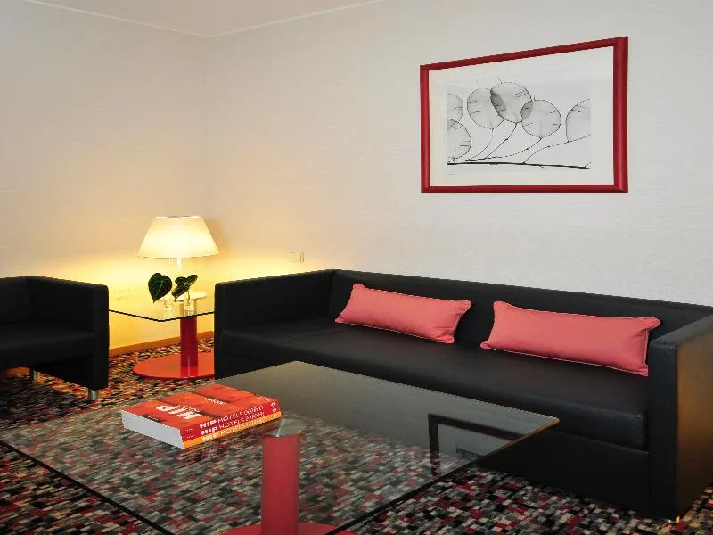JUNIOR SUITE STANDARD Room, Ramada by Wyndham Lisbon, Lisbon