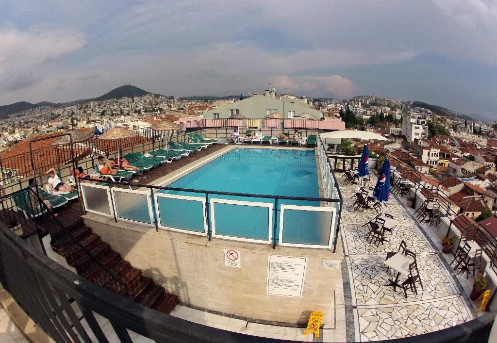 Pool, Surtel, Izmir