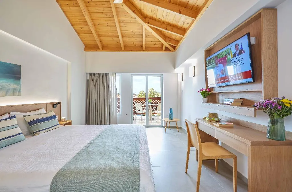 DOUBLE WITH JACUZZI Room, Mystery Skiathos Luxury Residence, Skiathos