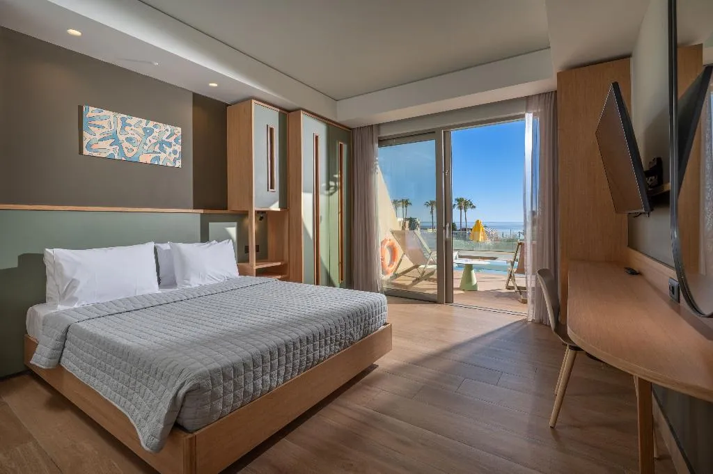 SUITE WITH PRIVATE POOL Room, Royal & Imperial Belvedere Resort, Crete