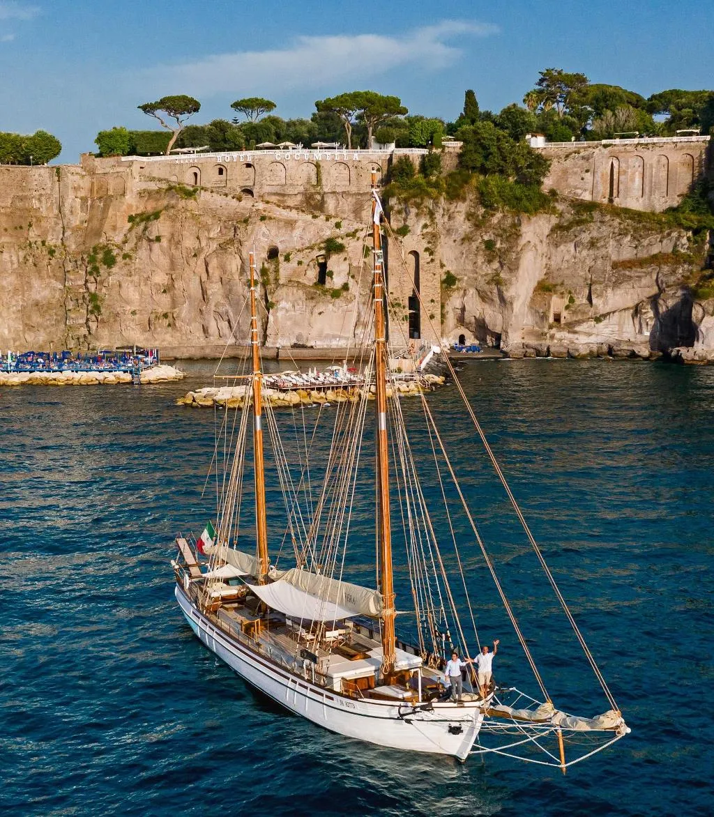 Sports and Entertainment, Grand Hotel Cocumella, Naples