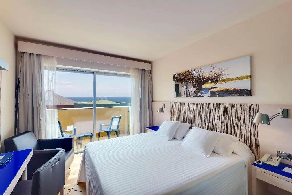Room, Seth Punta Prima, Menorca