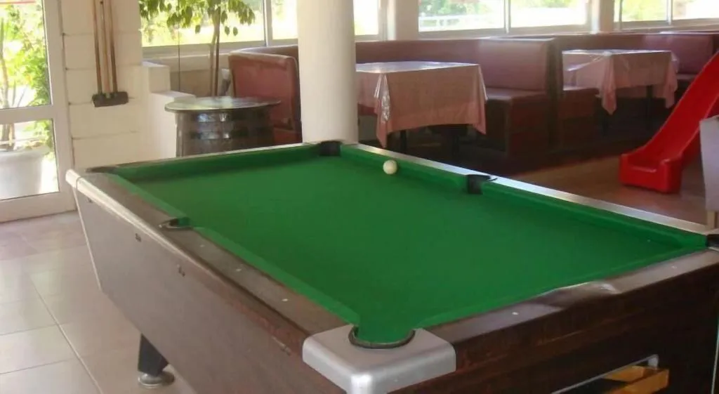 Sports and Entertainment, Billy's Studios, Rhodes