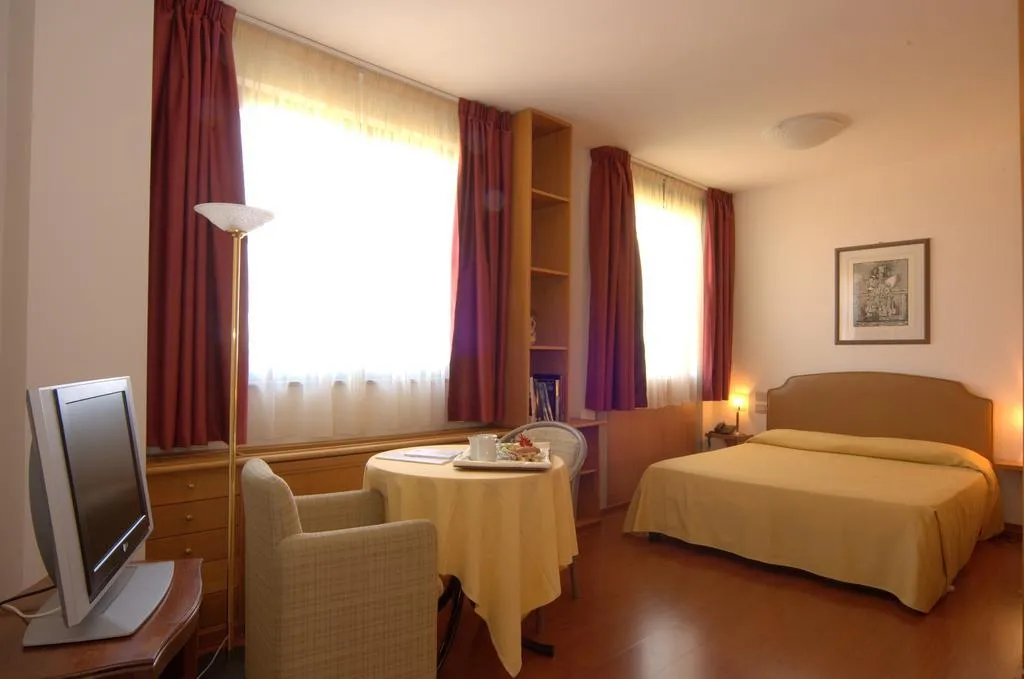 Room, Hotel Perusia & La Villa, Perugia