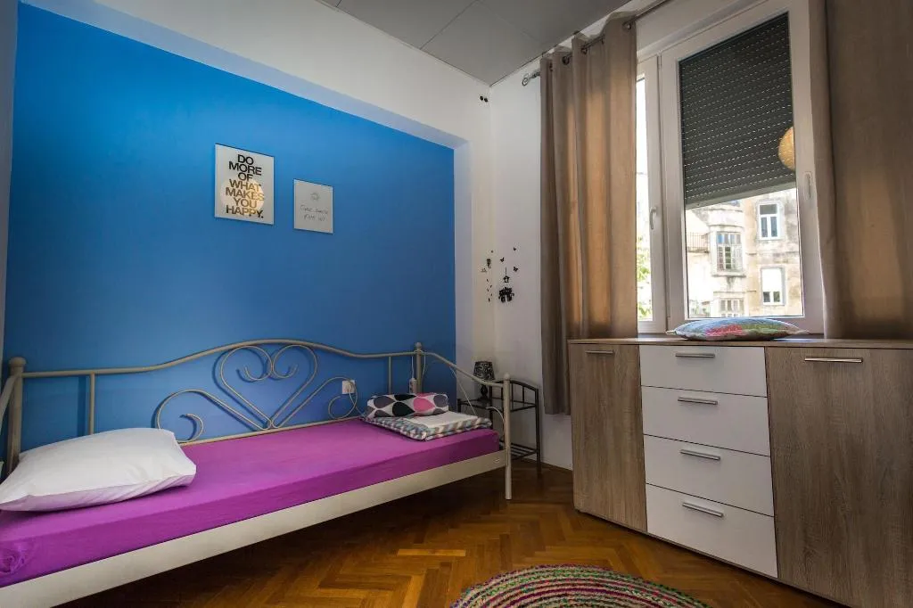 Room, Crazy House Hostel Pula, Istria