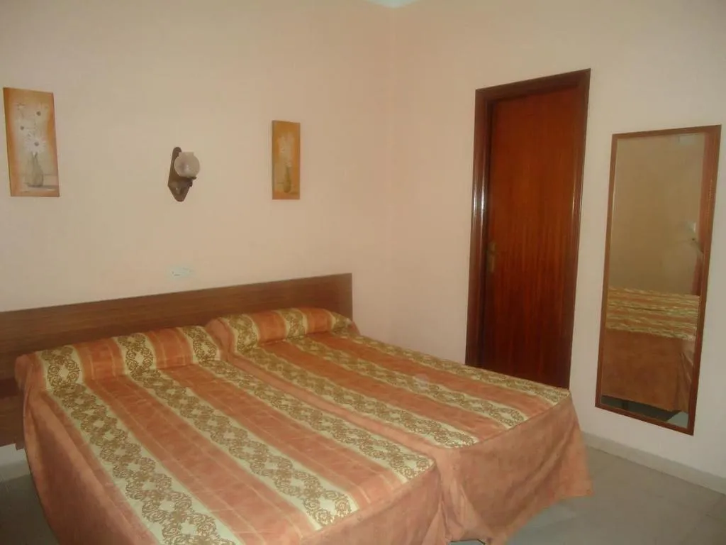 TRIPLE STANDARD Room, Montemar, Costa Blanca