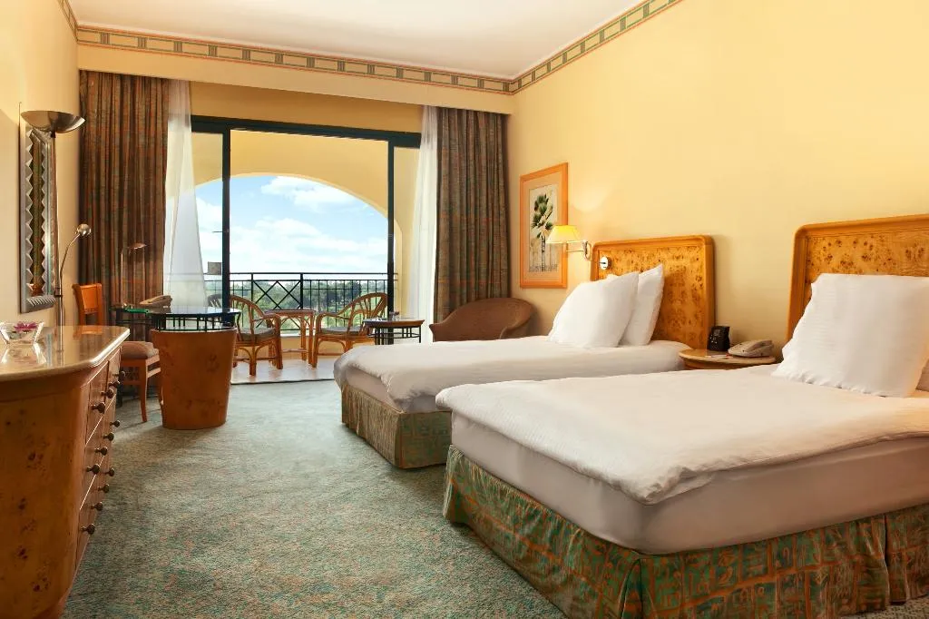 TWIN STANDARD Room, Hilton Pyramids Golf, Cairo