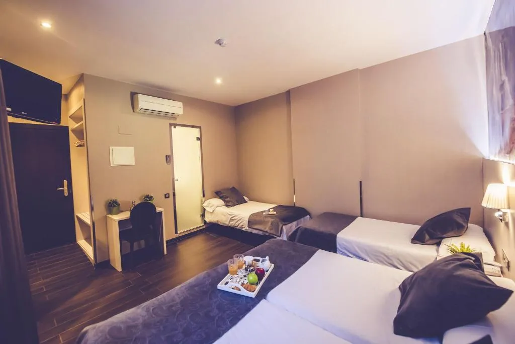 Room, Hostal Prado, Madrid