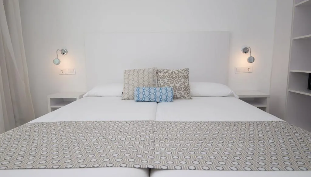 Double or Twin STANDARD Room, Chevy Hotel & Suites, Majorca