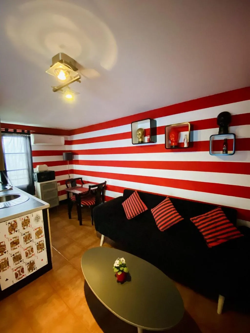 Room, Sevilla Kitsch Hostel Art, Seville