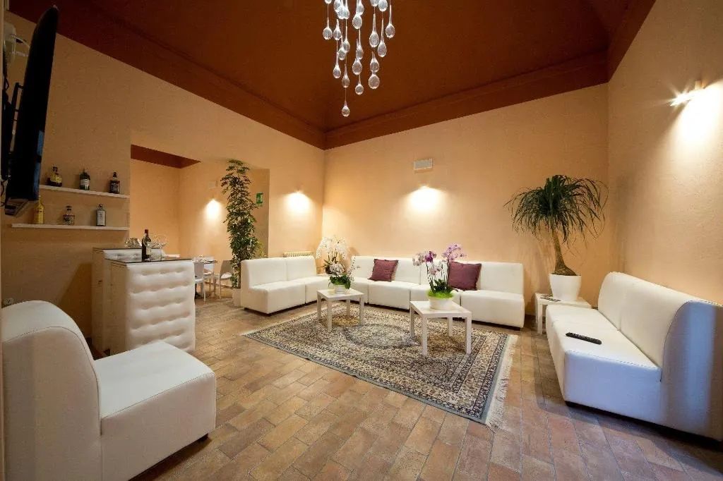Lobby, Palazzo Renieri, Florence