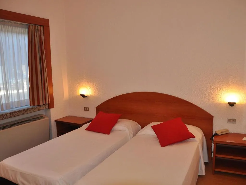 Room, Golf Hotel Resort, Milan