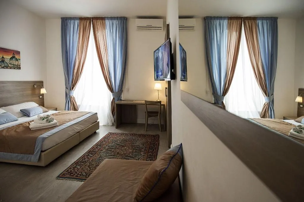 Room, Roman Holidays Cuore Dell Impero, Naples