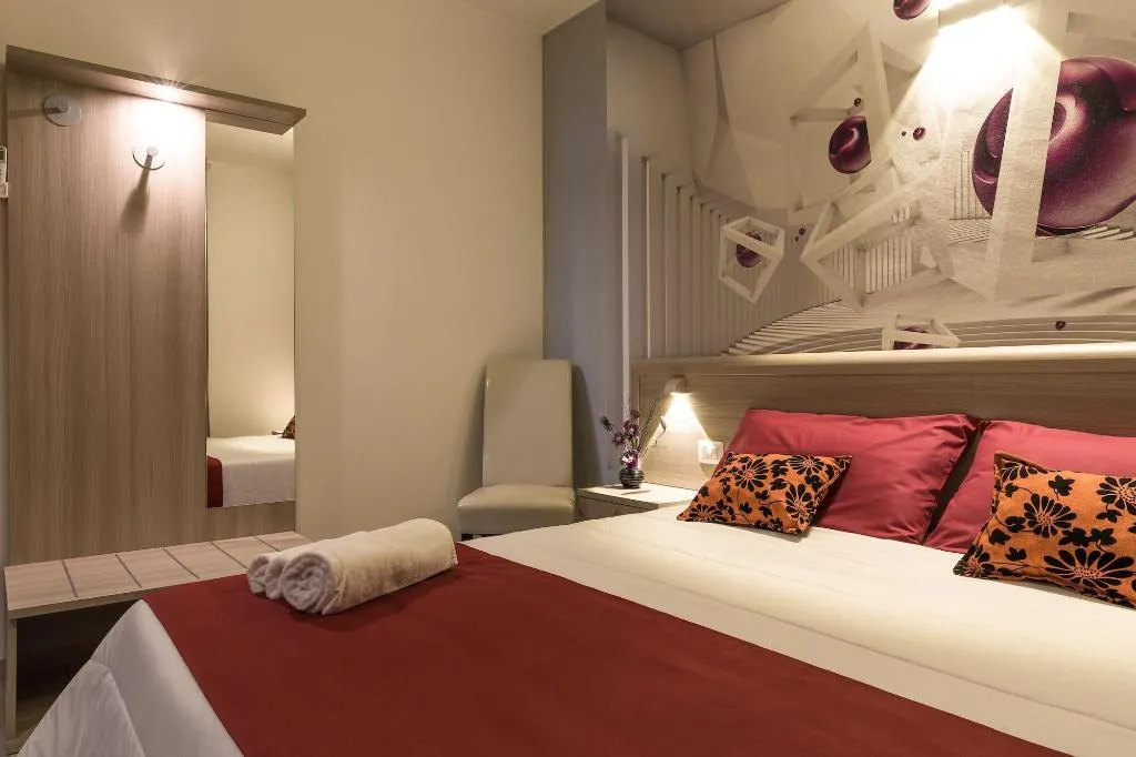 Room, La Piazzetta Guest House, Olbia