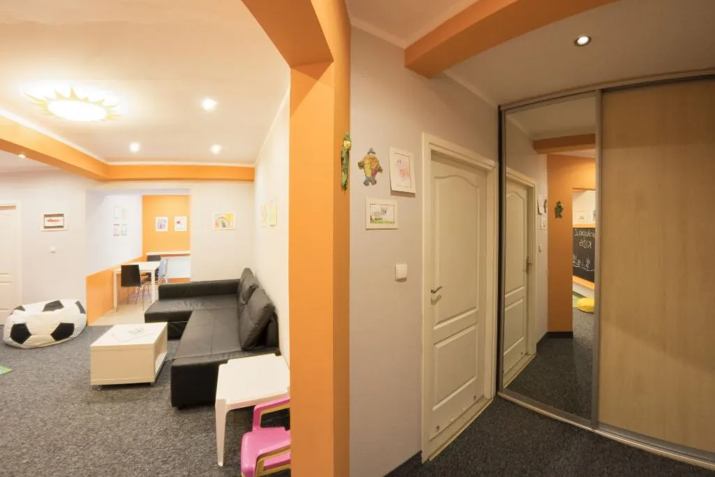 APARTMENT CAPACITY 5 Room, Yourplace Biskupia Apartments, Krakow