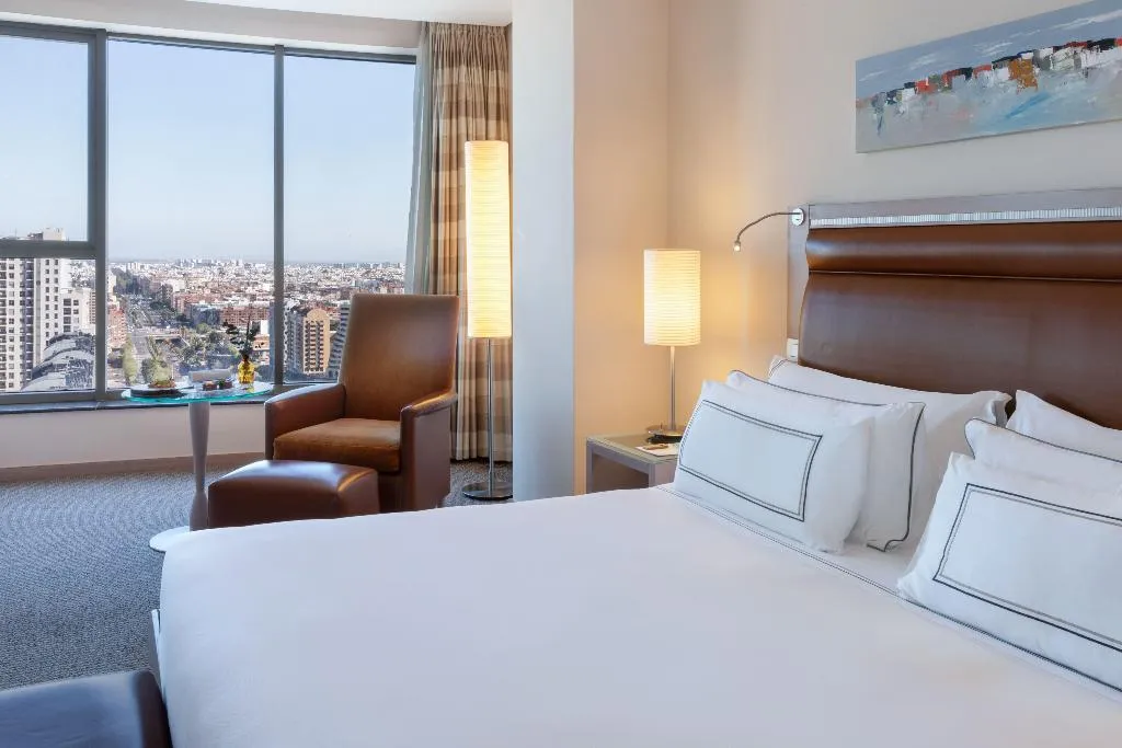 JUNIOR SUITE STANDARD Room, Melia Valencia, Valencia