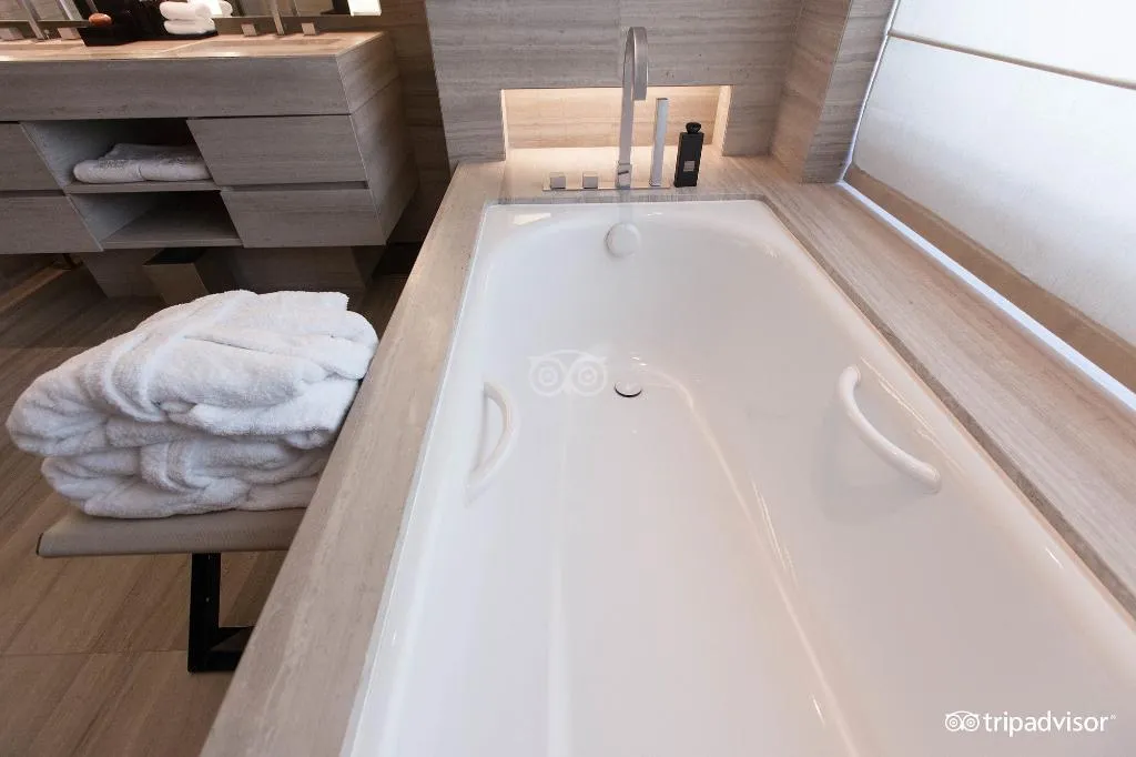 DOUBLE PREMIER Room, Armani Hotel Milano, Milan