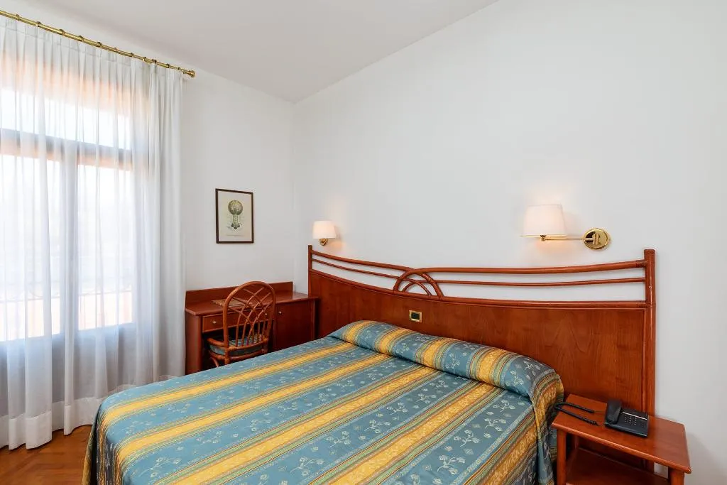 Double or Twin STANDARD Room, Hotel Rivamare, Venice