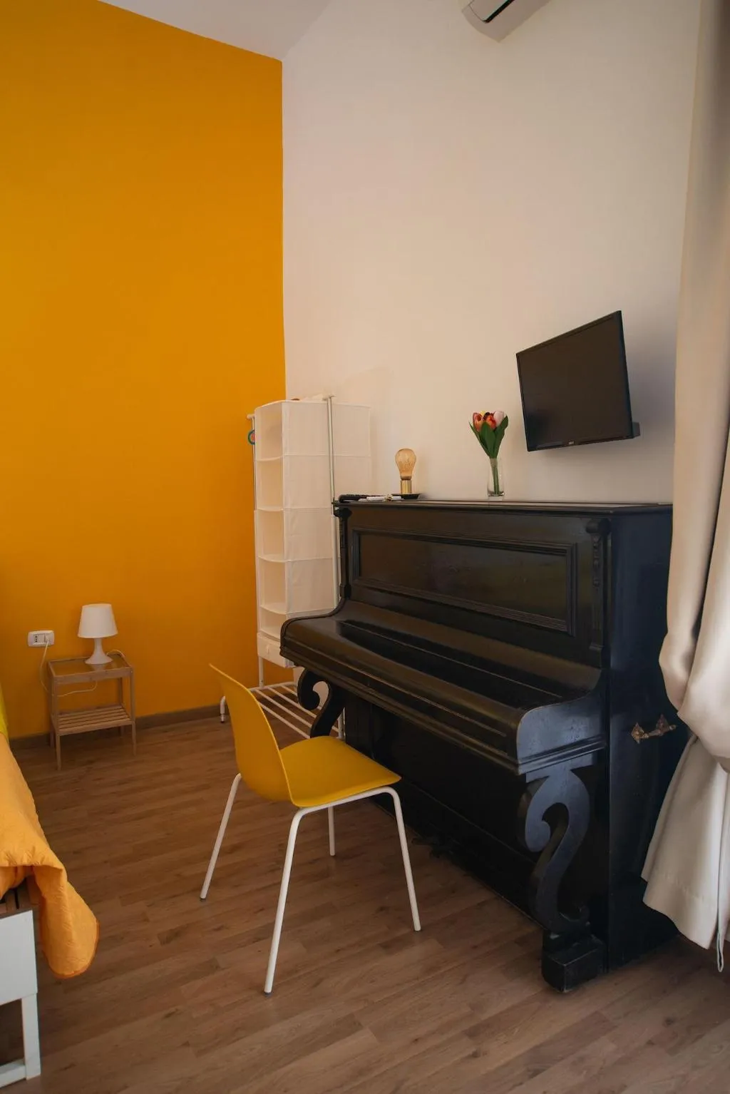 Room, B&B Tarumbò, Naples