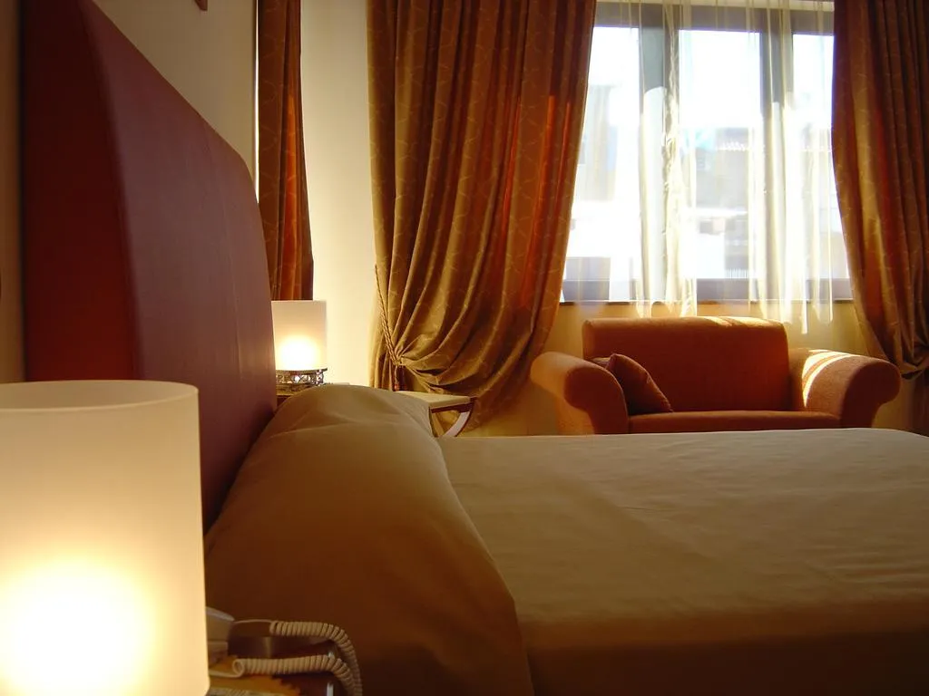 TRIPLE STANDARD Room, Ranch Palace Hotel, Naples
