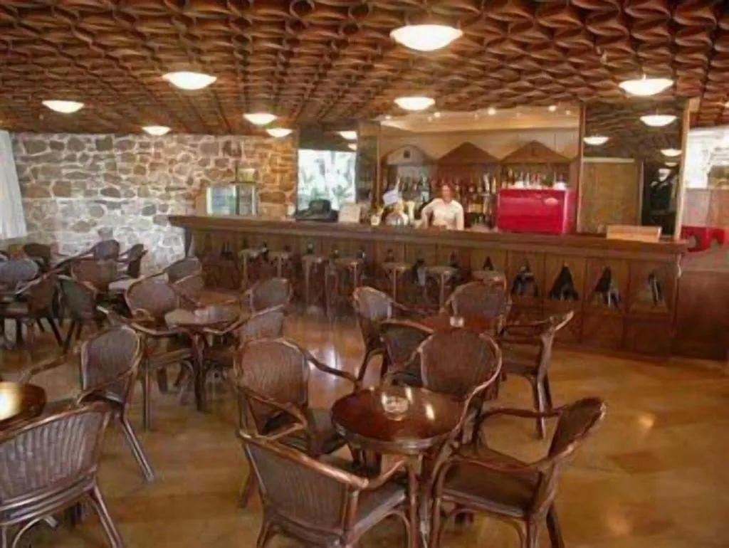 Bar, Pappas, Kalamata