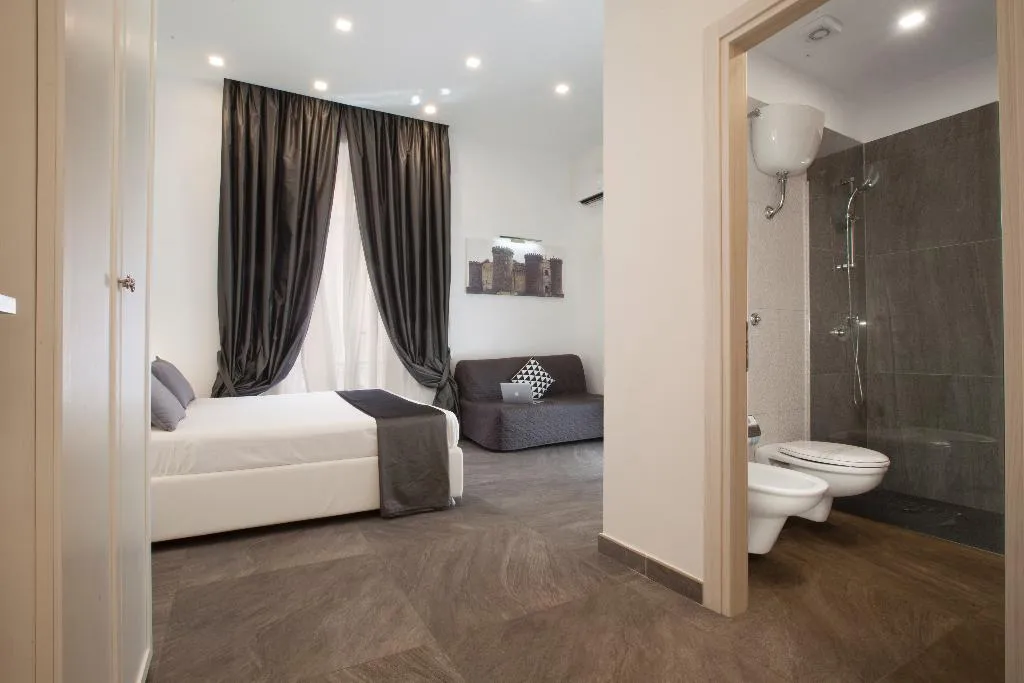 DOUBLE DELUXE Room, Suite Dei Catalani, Naples