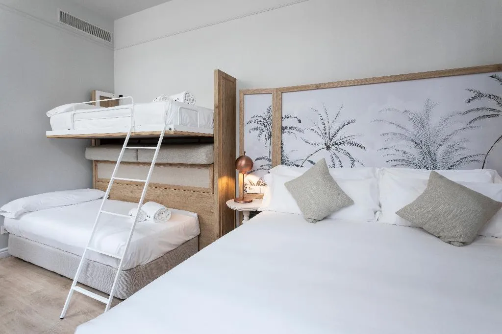 QUADRUPLE STANDARD Room, Icon Malabar, Costa Del Sol
