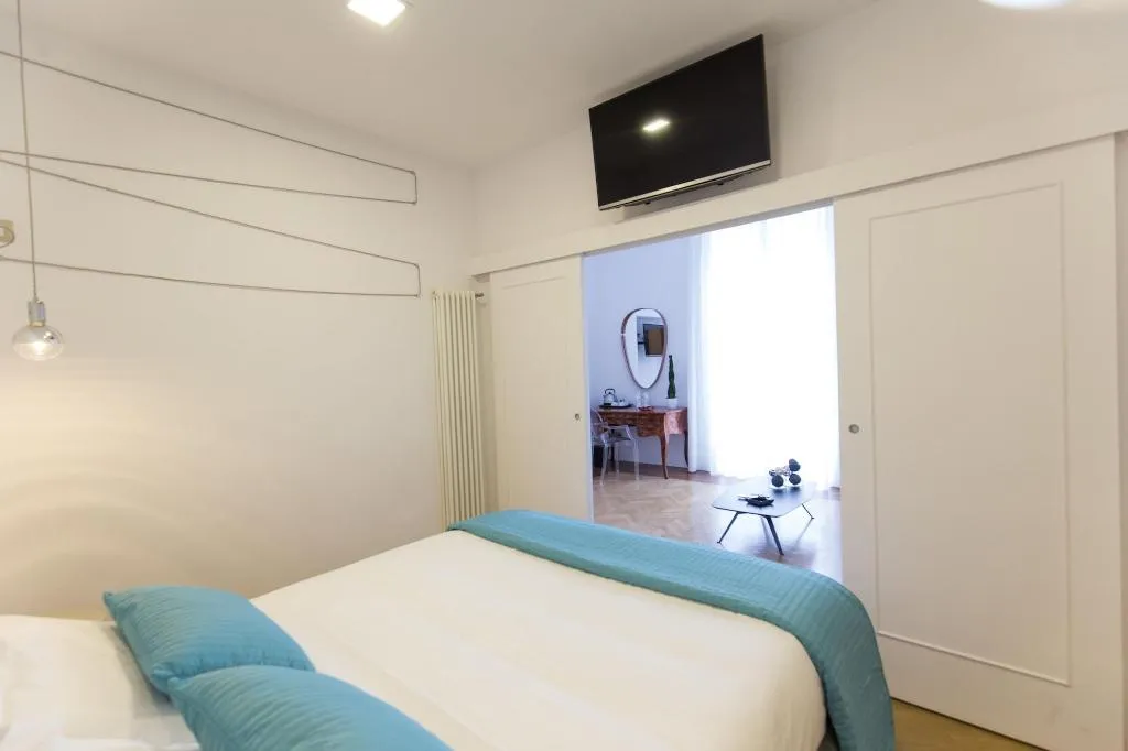 Room, Savoy Riviera, Naples