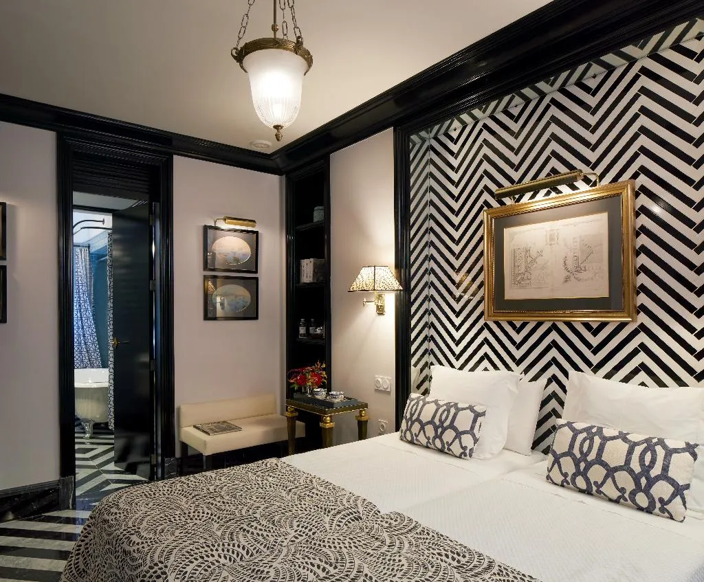 DOUBLE DELUXE ONE BED Room, Triana House, Seville