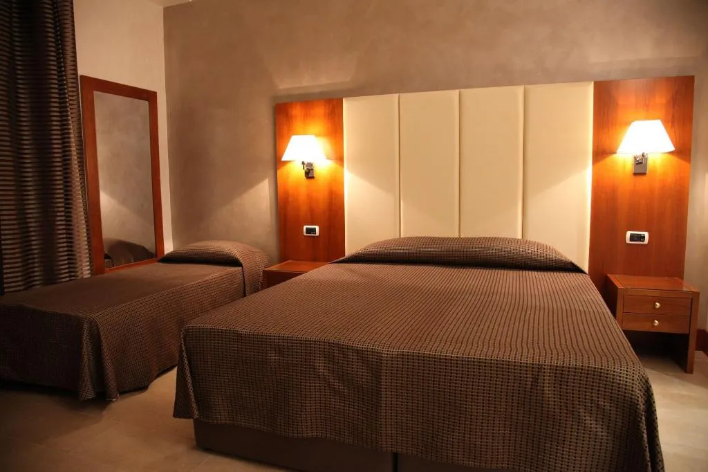 Room, B&B Federica's House in Rome, Naples