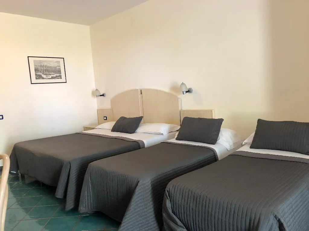TRIPLE STANDARD Room, Agave Hotel, Naples