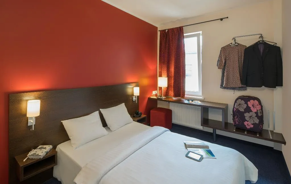 Room, Dodo, Riga