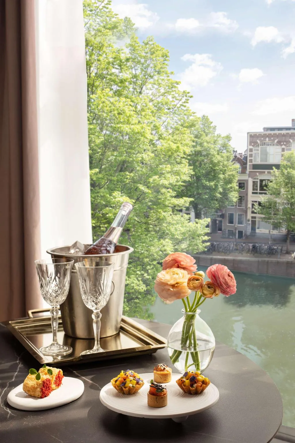 Room, Anantara Grand Hotel Krasnapolsky Amsterdam, Amsterdam