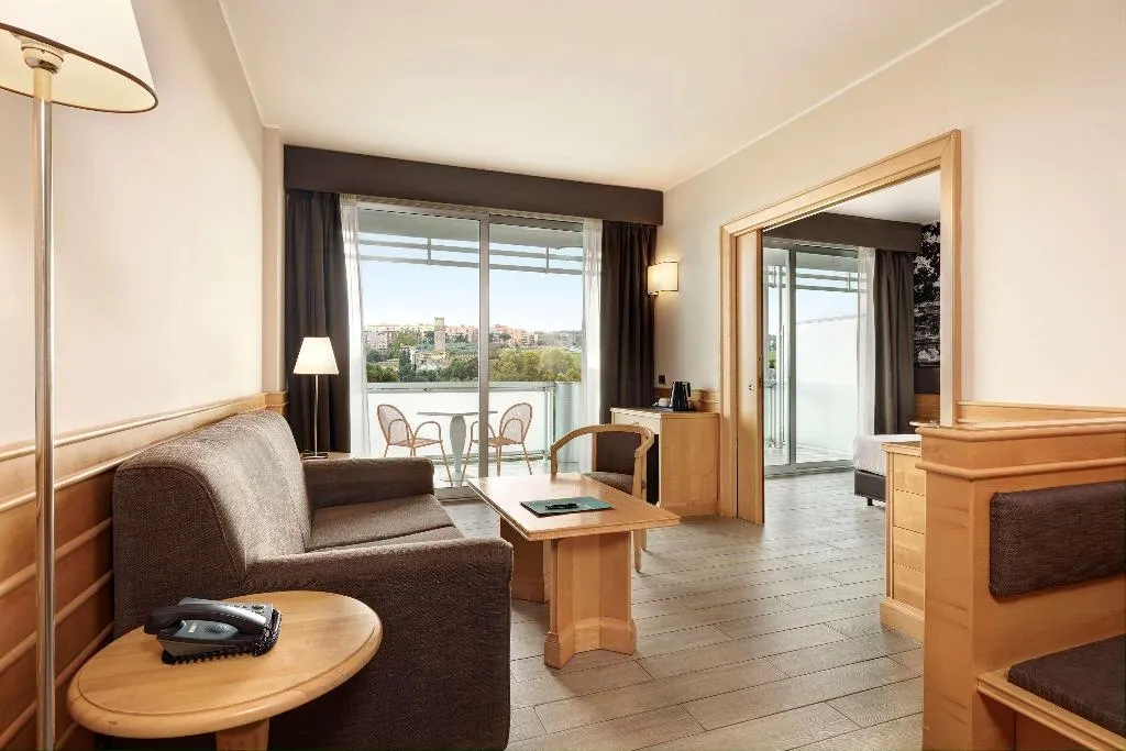JUNIOR SUITE STANDARD Room, Occidental Aran Park, Rome