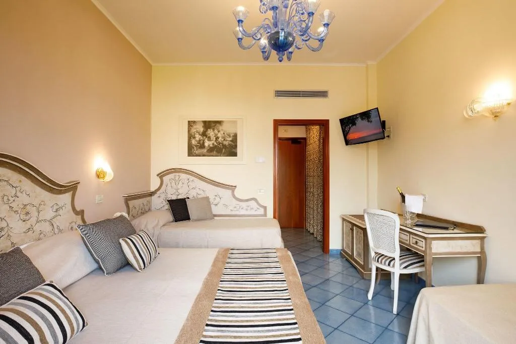 QUADRUPLE SEA VIEW WITH BALCONY Room, Zi' Teresa, Naples