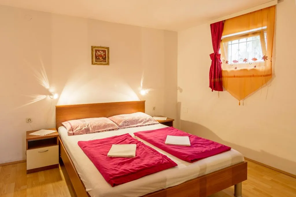 APARTMENT CAPACITY 2 Room, Apartments Silvija, Istria